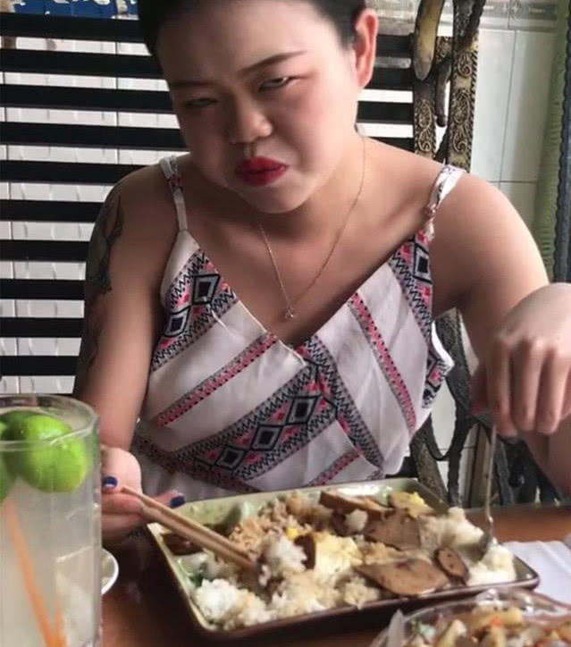 她被人骂抖音最丑网红,却还是勇敢秀出自己,网