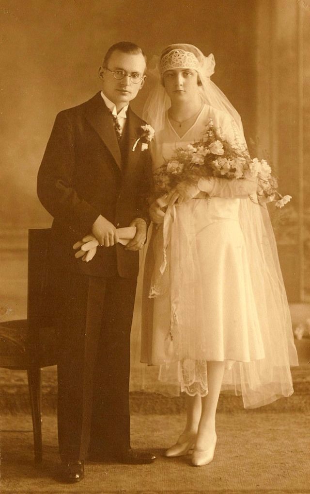 老照片1920年代的结婚照1