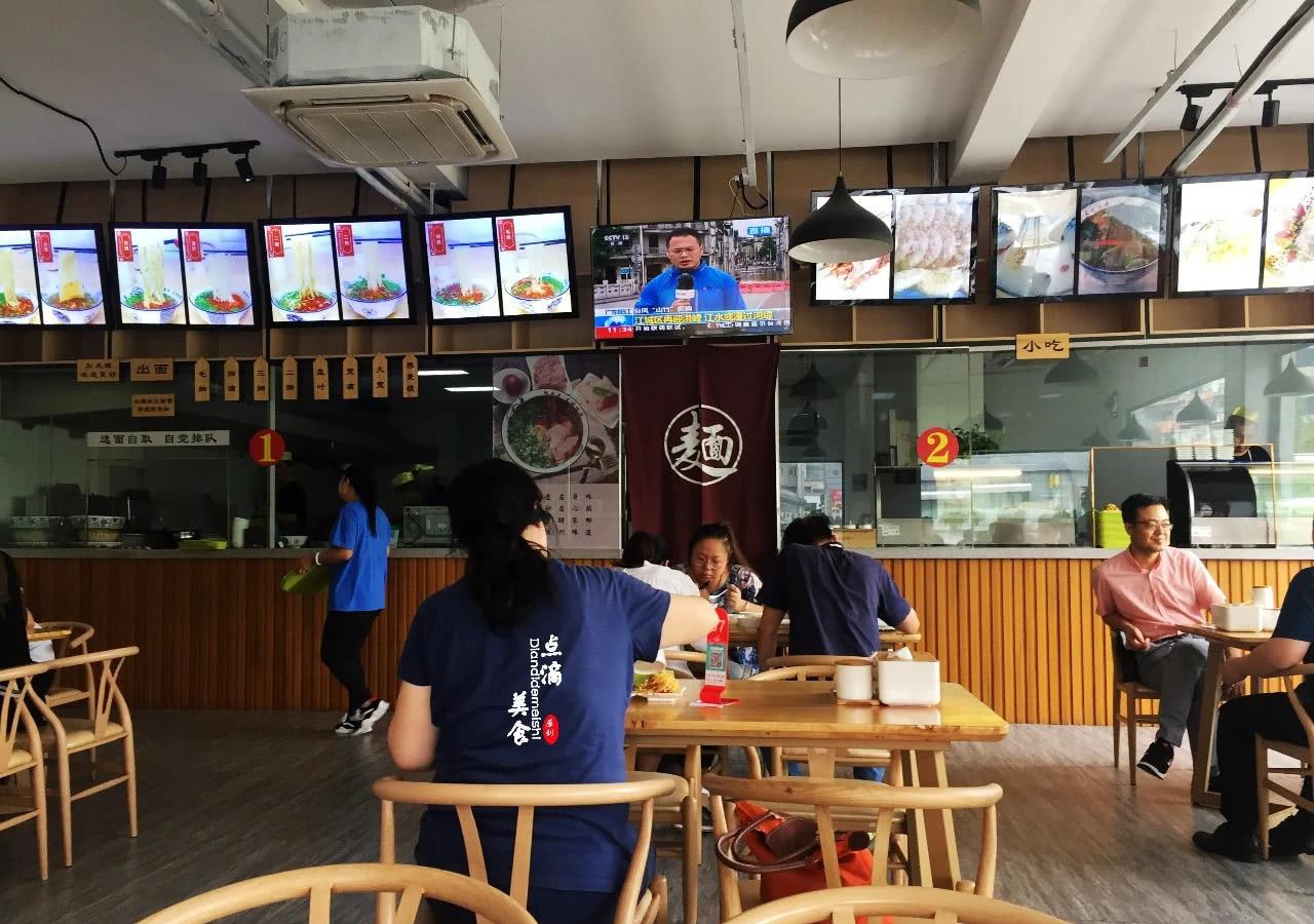 无锡胜利门的这家兰州拉面店,一改传统印象,做起了网红店