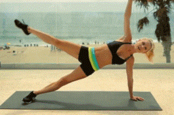 开合跳要点：跳起时同时张开双手双脚，然后跳起复位，注意动作的连续性。