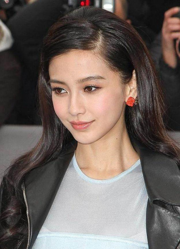 杨颖花钱都删不掉的3张照片,最后一张黄晓明都看不下去了