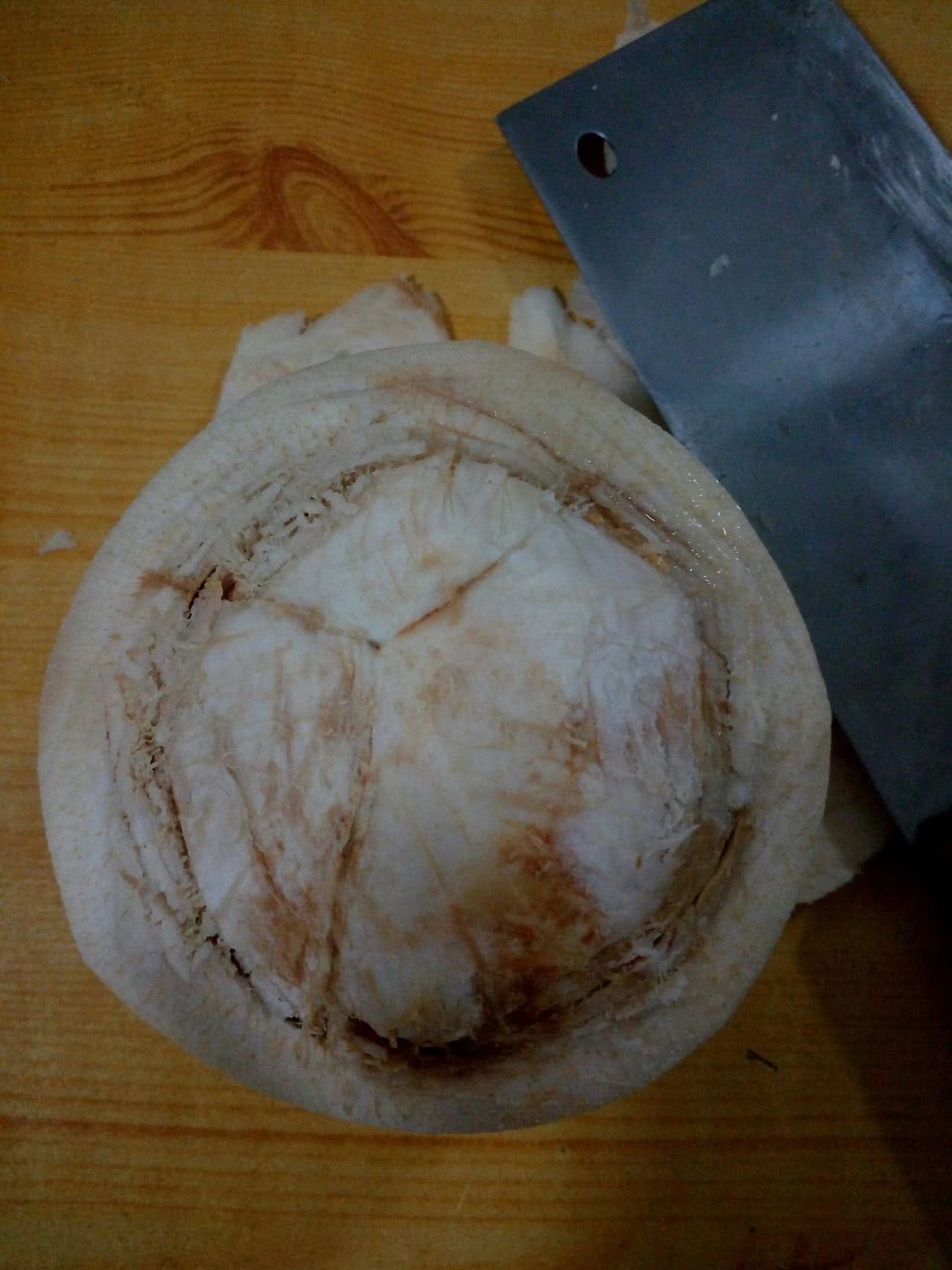 2分钟开椰子!用菜刀就能搞定|椰子|菜刀|椰子汁_新浪新闻