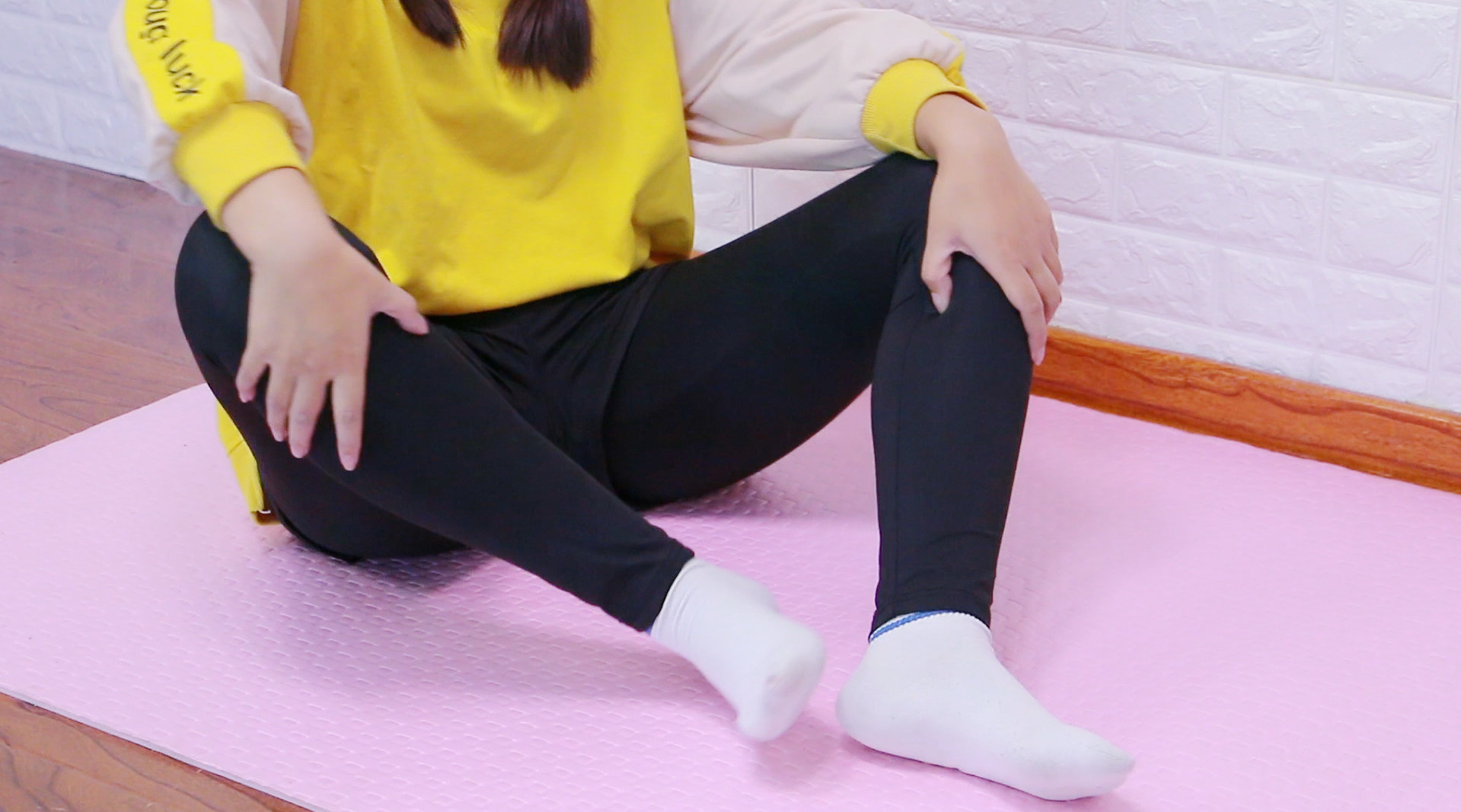 体内有湿气的人,每天搓腿10分钟,湿气没了