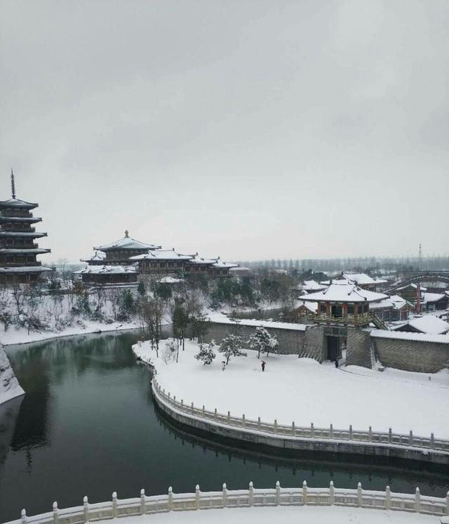 就是全员加速中王凯,王俊凯,王源,易烊千玺一起过的那个桥.