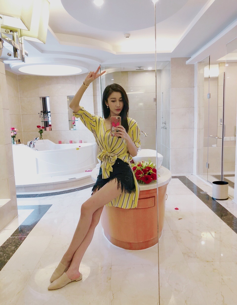 杨凯迪秀美照留念今日,还请大家忽略滤镜文字