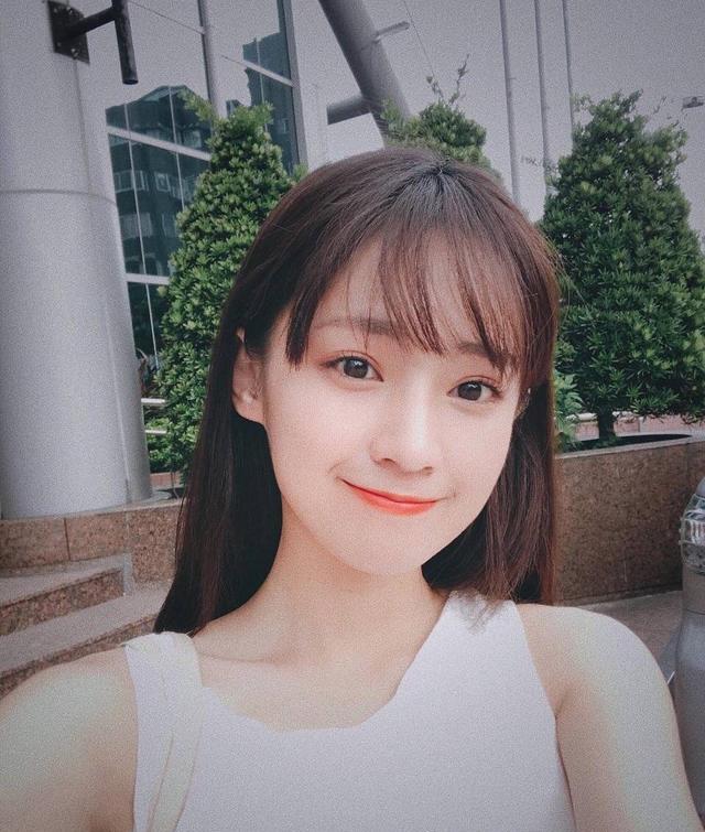 安婕希来自台湾的她翻唱的告白气球也很好听