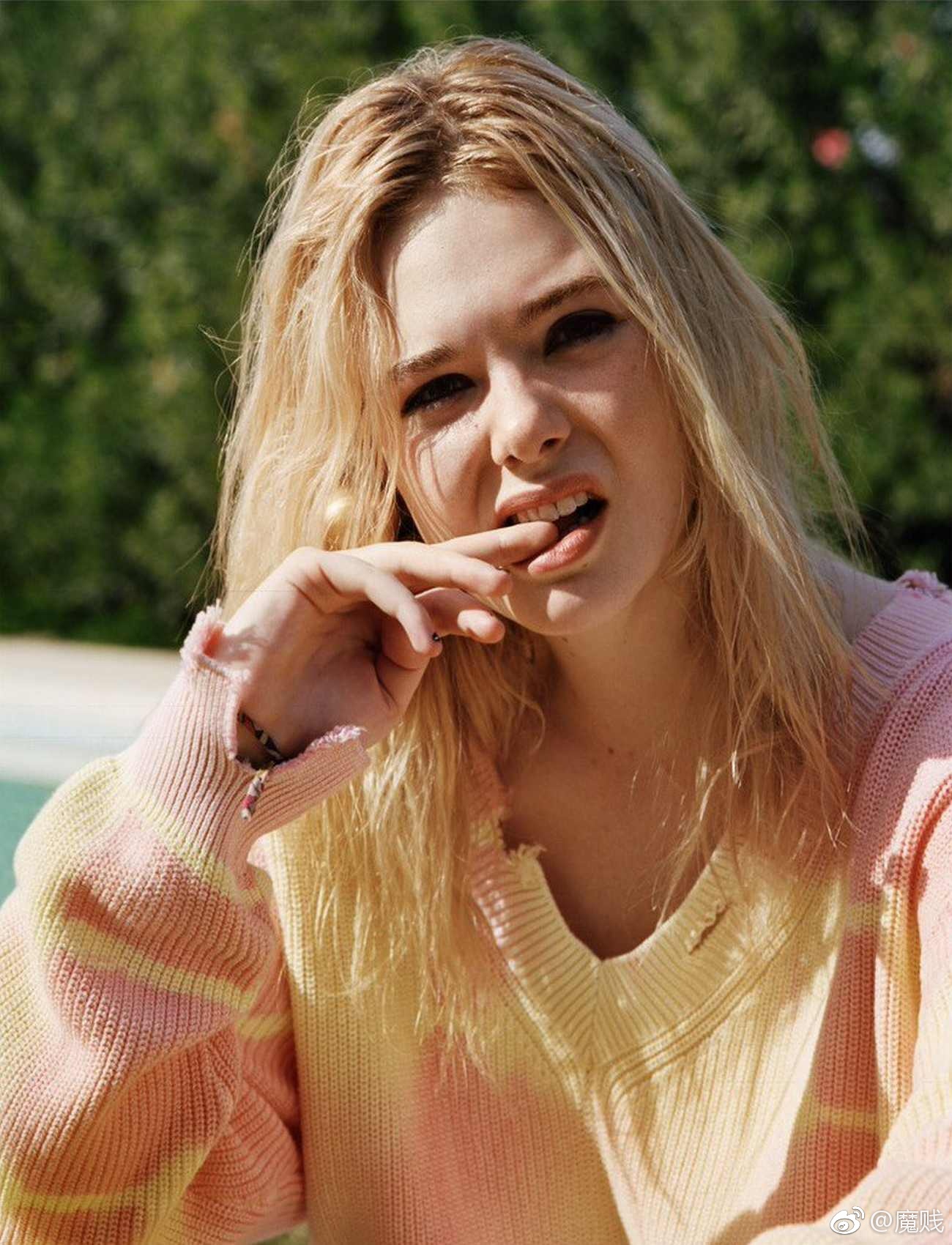 elle fanning最新《love》杂志写真