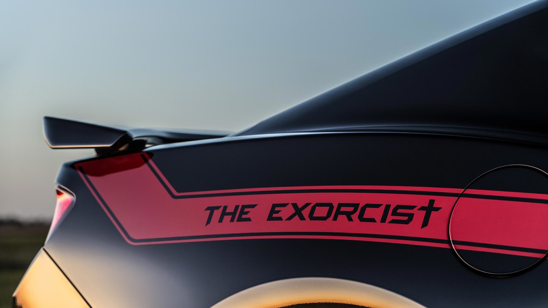 轩尼诗1000马力超法拉利,被命名为驱魔人,卖房也得买的科迈罗