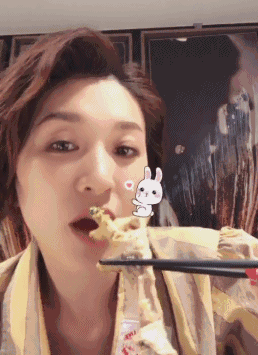 上演教科书式哭戏之后李小冉反手又来了个毒舌轻熟女