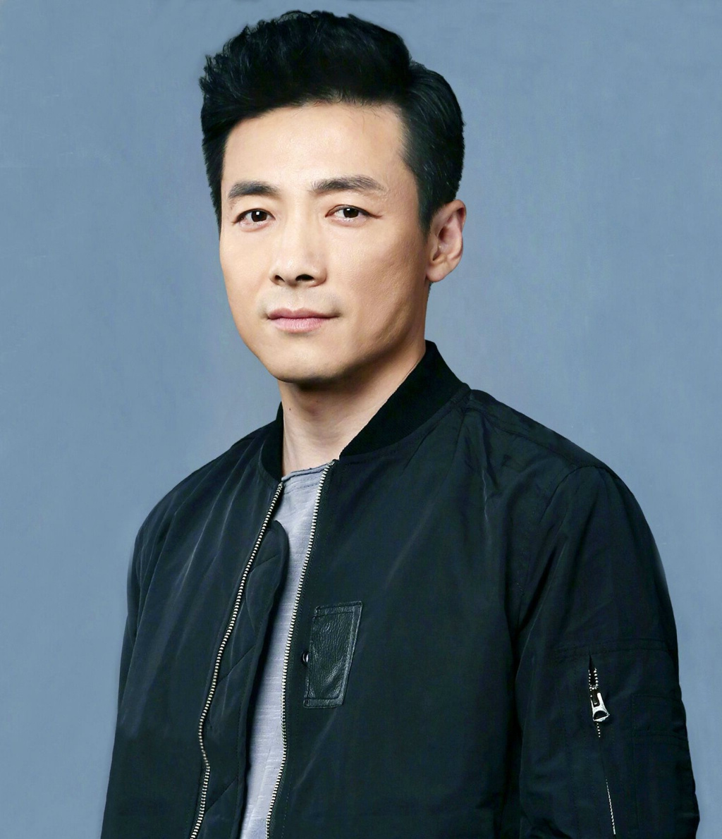 第一部:《双刺》,祖峰在该剧中饰演彭刚,表面上是国民党高官侍卫长