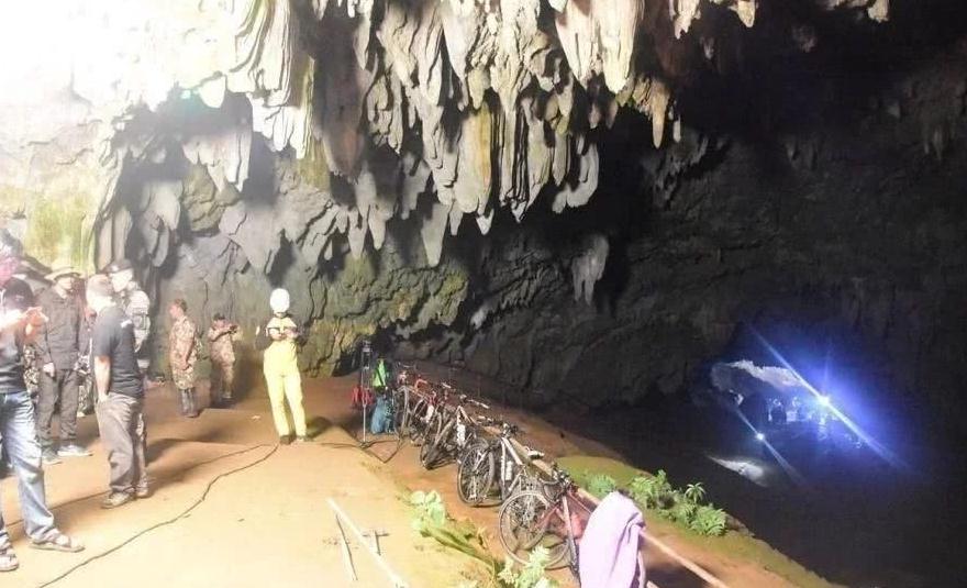 泰国失踪少年足球队失联8天,医生:生存希望渺