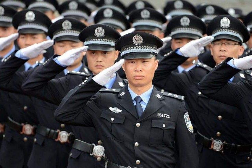 国家公务员考试中的公安类职位大体情况如下:1,考试时间与国考相同,在