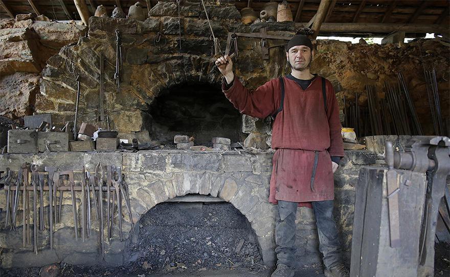 厉害了, 法国人花了20年造了座中世纪古堡