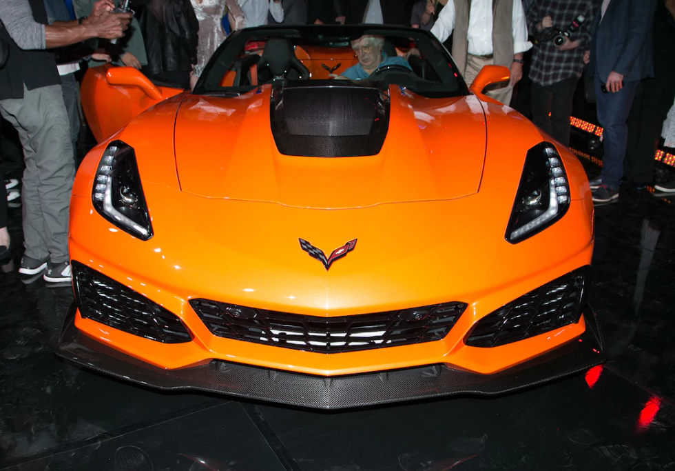 2019年雪佛兰corvette zr1敞篷双门跑车的最高时速为212英里