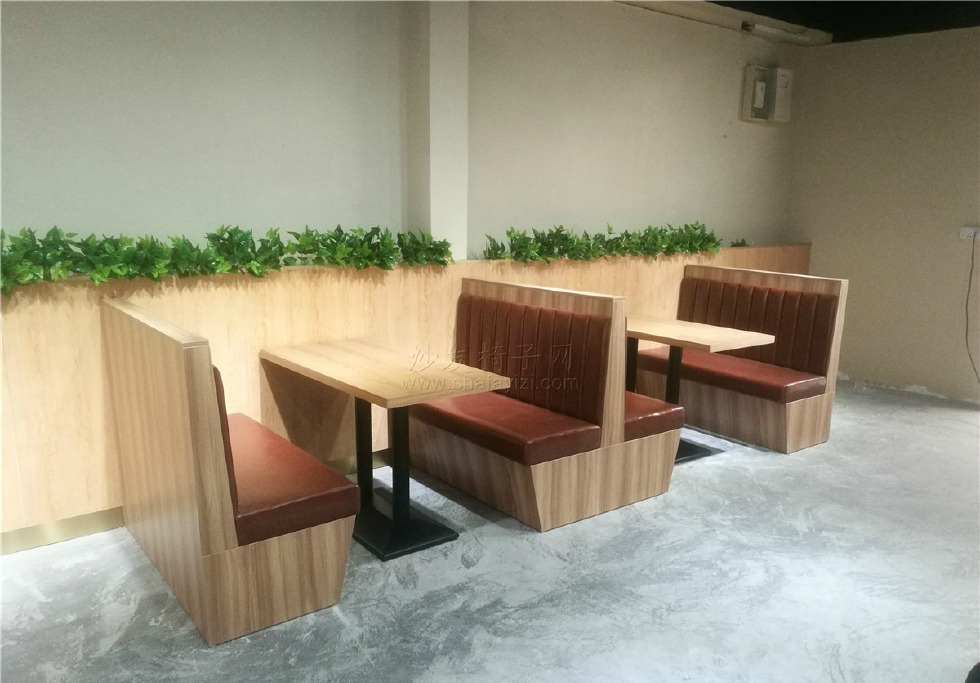 木纹板式卡座沙发桌子组合