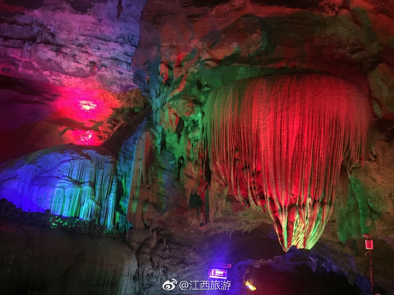 还记得西游记里的东海龙宫吗就是这里龙宫洞