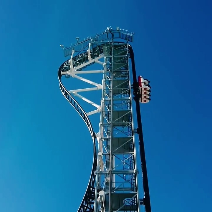 科技 世界上最陡的过山车,位于日本富士急游乐园的「高飞车」过山车