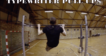 看见单杠只会拉引体向上?教你18种花式玩法|引体向上|背阔肌|单杠_新