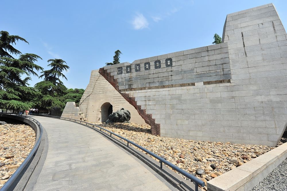 今早被空袭警报吵醒,以为出啥大事了,一看手机才注意到是今天918|大屠