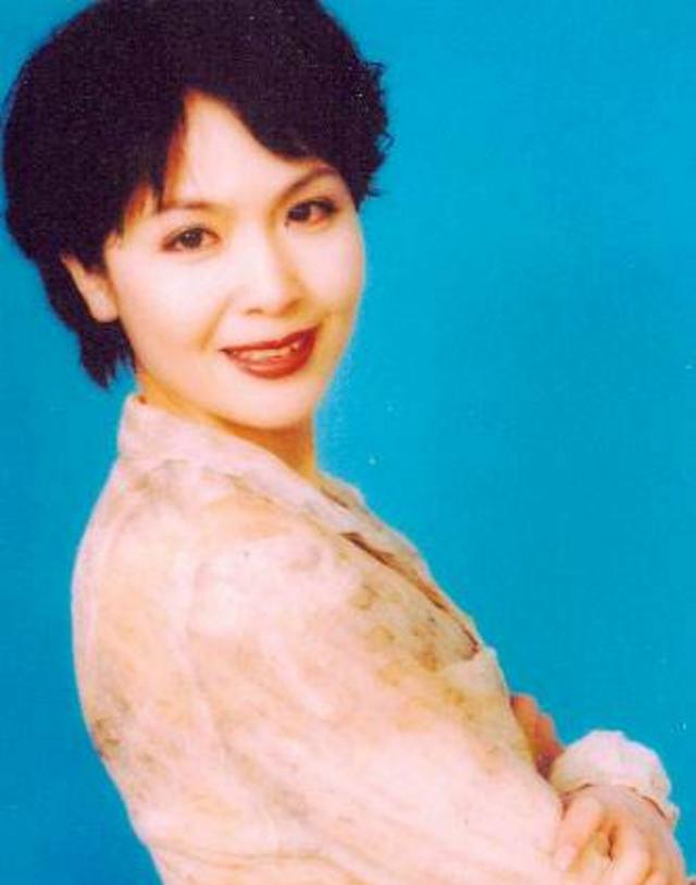 53岁金莉莉近照曝光巩俐史可的中戏同学退演多年仍风华依旧