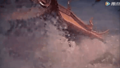 洪水迅速把大雄宝殿的阶梯淹没▼特别是白素贞水漫金山寺这段,影片用