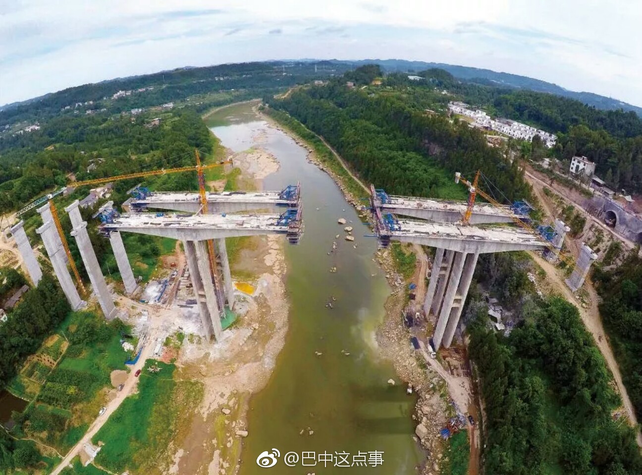 巴河特大桥主桥下月将合龙