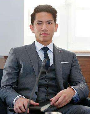 文莱国国王的第四个儿子,叫abdul mateen,今年27岁.