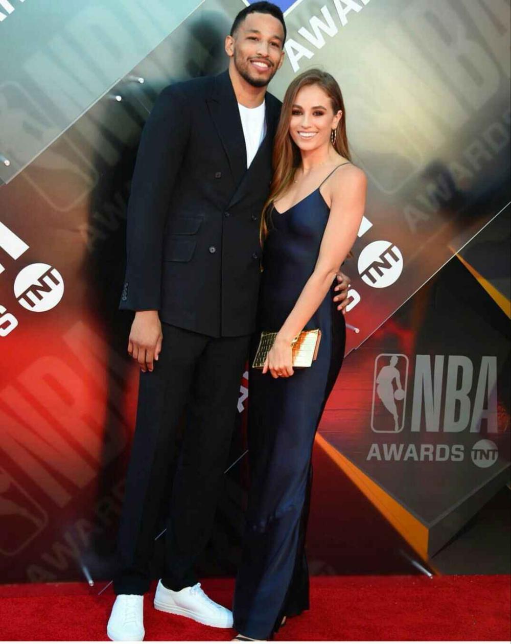 哈哈哈哈! 罗伯森和瑞秋疑似分手了, 我们的机会来了!