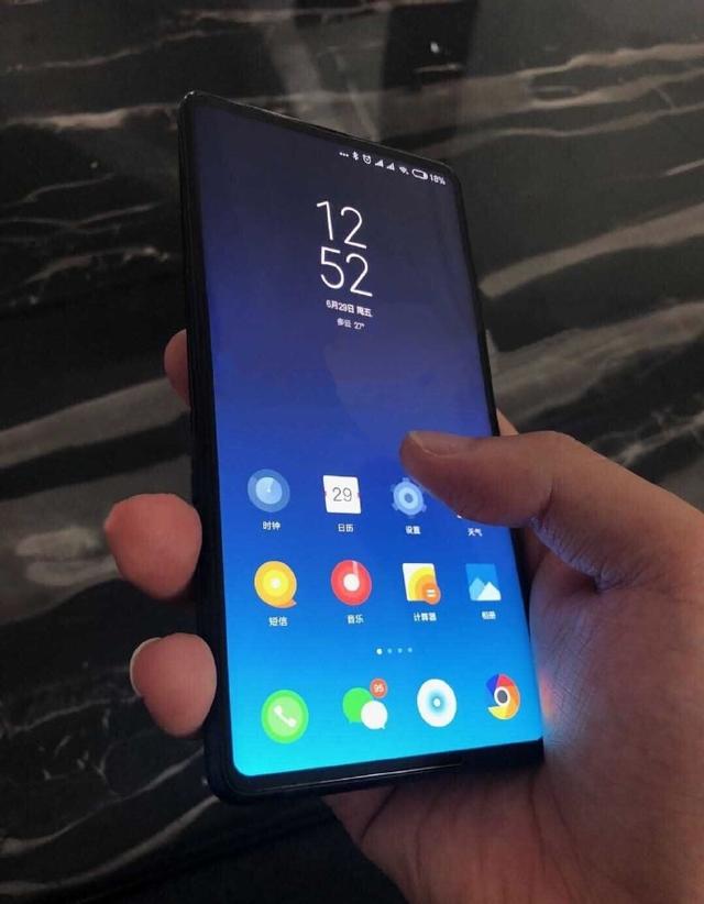 小米mix3真机曝光,极窄下巴 升降式前摄,对标ov!