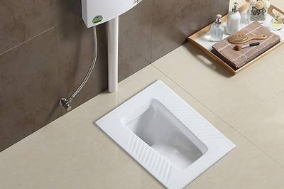 卫生间蹲坑要弄"台阶"吗?听师傅说完才明白,差点装错!