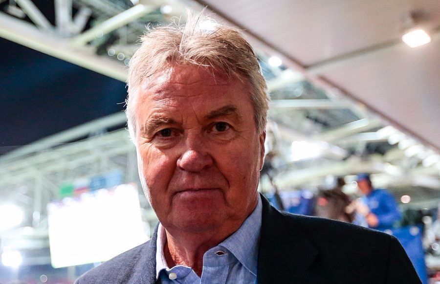 首度现身!希丁克观看中国队训练,72岁老人即将