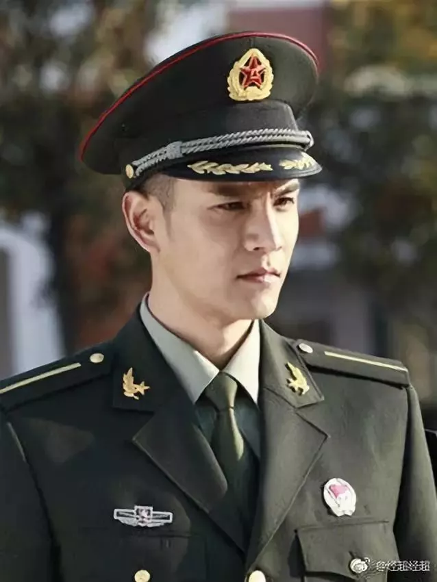 这期《我就是演员》凌云彻来当兵了,热搜体经超"浑身是宝"