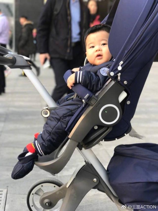 王雷晒大胖儿子最新帅照,萌掉你下巴!
