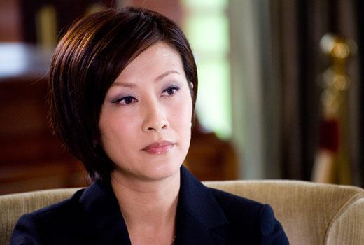 曾经的tvb女神陈慧珊如今颜值崩塌似大妈,果然是一胖毁所有啊!