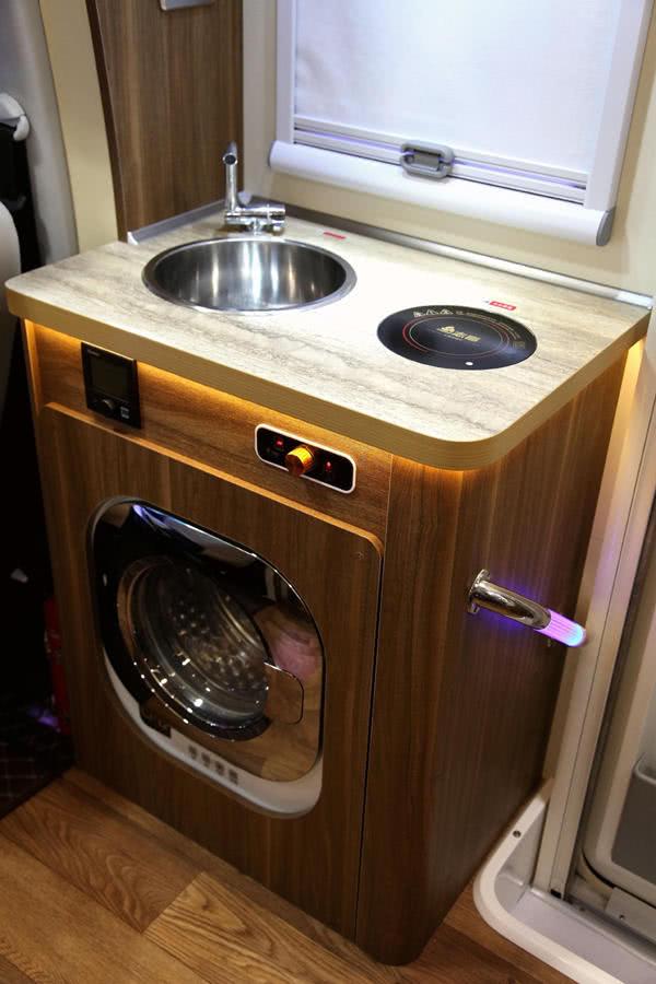 汽车看点 自媒体 正文增加洗衣机配置 在时尚舞蹈过后,亚特房车中国