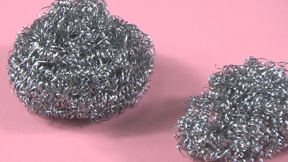 废旧钢丝球作用大,别再傻傻扔掉啦!放在卫生间,学会受用一辈子