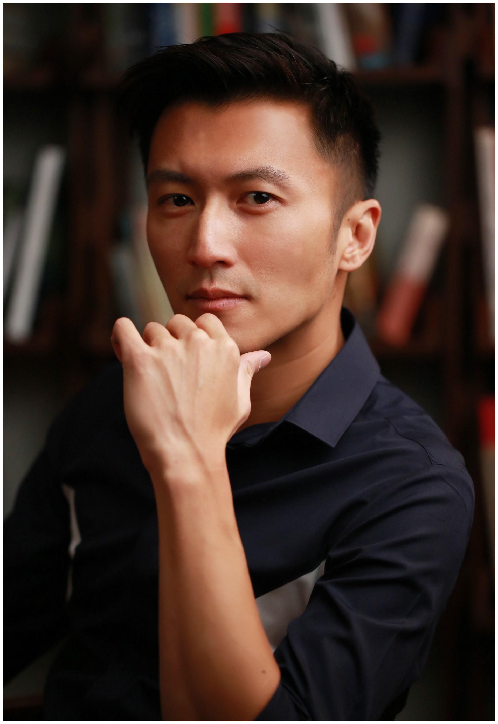 谢霆锋的拍照姿势,图一男人味十足,图六忍不住多看两眼