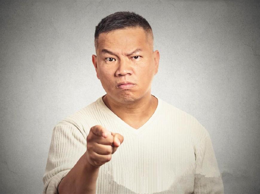 农民工嘴馋偷摘荔枝村民进京贡品100一粒我这棵树全买了