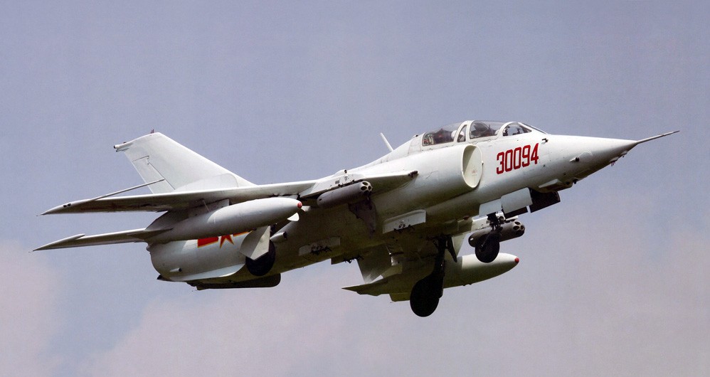 强5飞机我国的第一种尖头机身两侧进气的作战飞机