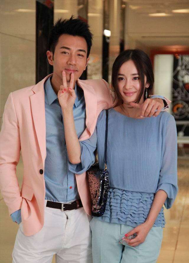 杨幂与这五位大咖合照,与李易峰最浪漫,最后一