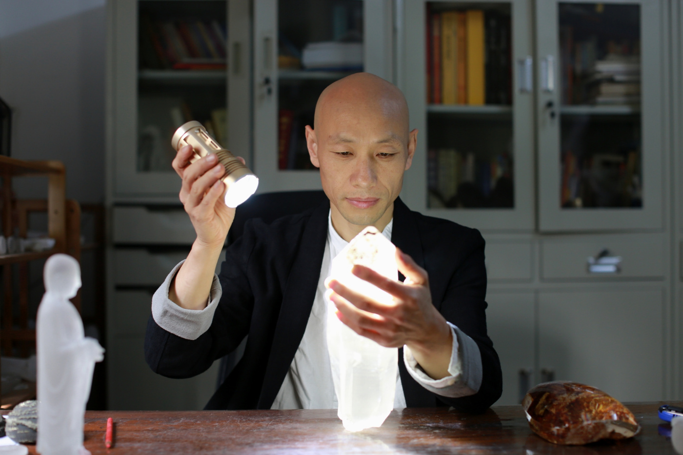 潜心守艺30年 看懵懂少年如何蜕变成为玉石雕刻大师|王东光|佛像|玉雕