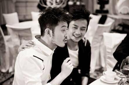 邓超沙溢再同框,情敌见面不眼红,反而被说配了一脸