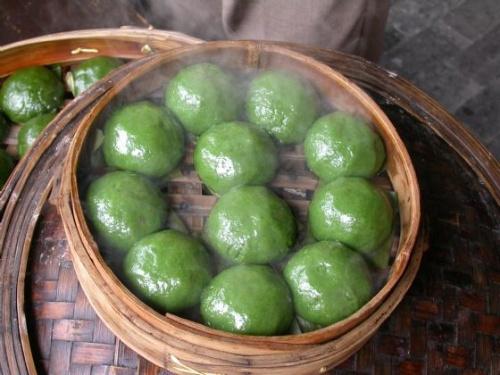 有的人叫清明菜;在贵州有人叫火把草;还有些人叫它毛香,鼠曲菜,水棉花