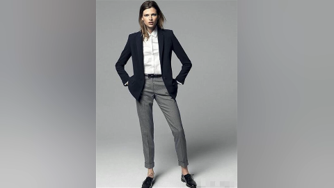 越来越好看了,我就属于耐看型滴,美到骨子里…