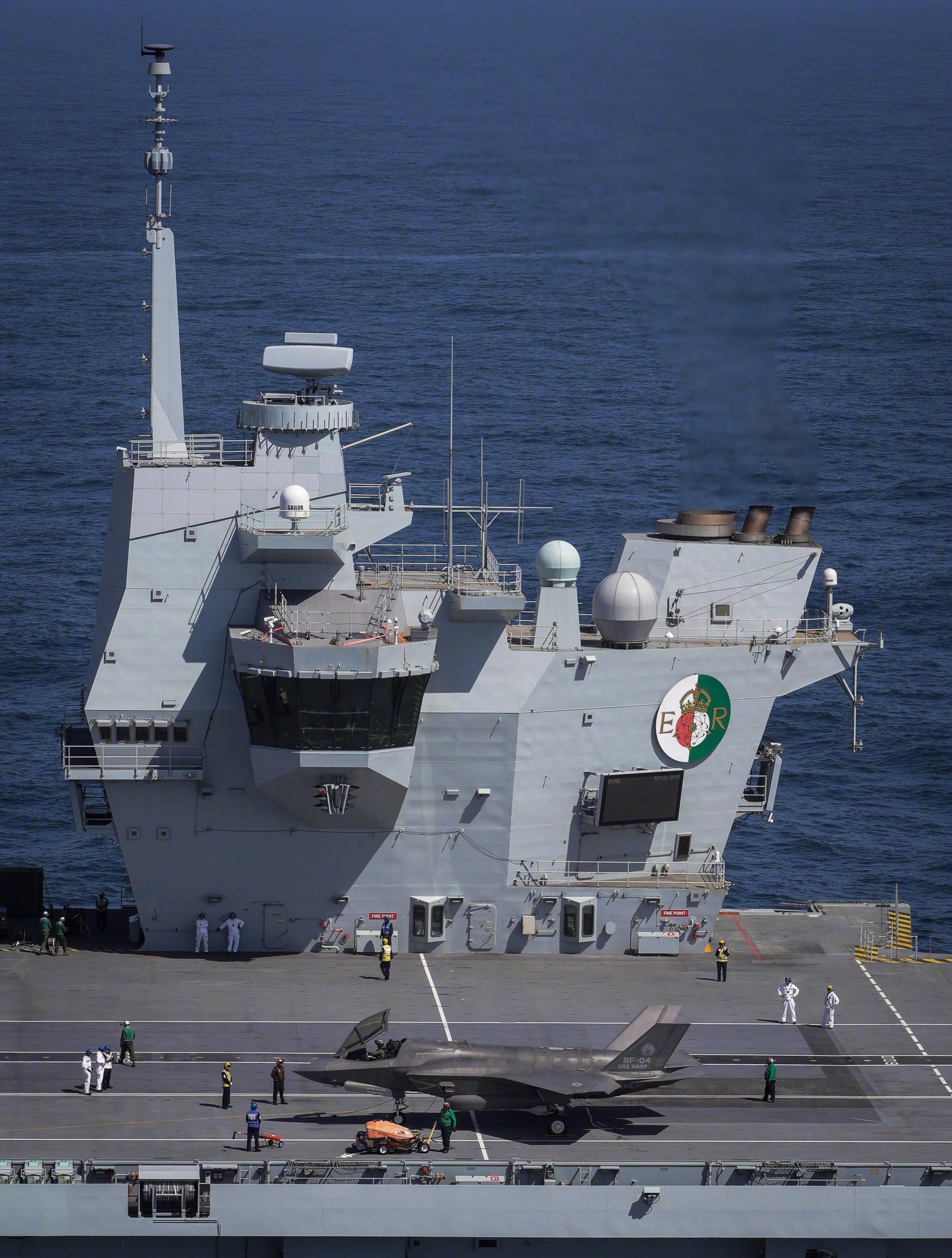 英国f35肥电b舰载机上了伊丽莎白女王号