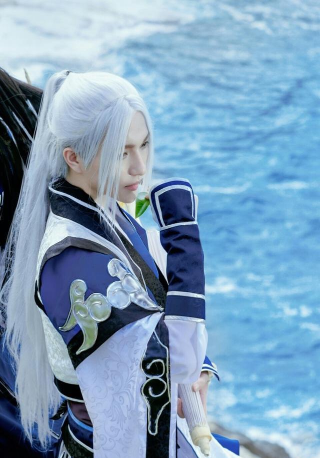 剑网三牧羊听海剑茗cos,仙风道骨好一位温柔的公子