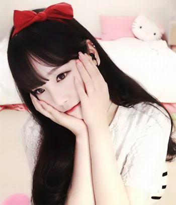 姑娘刚从网吧出来吗,出来一看大家都穿上秋裤了