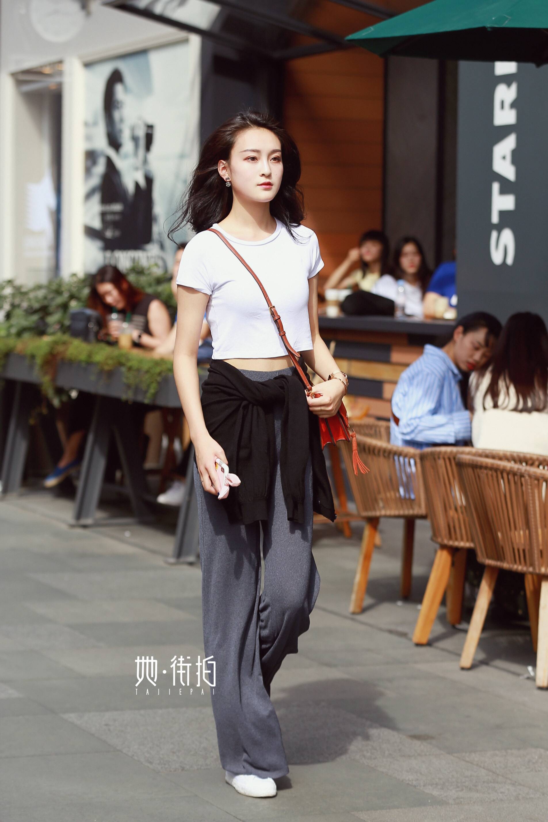 成都街拍:看一眼就让人难以忘记的气质女神!|小姐姐|气质|女神_新浪新闻