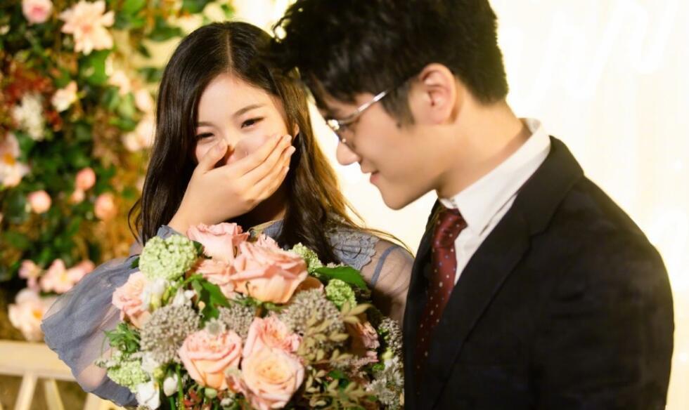 求婚的时候都有了这么大的场面,那么若风和戚蓝尹的婚礼该会豪华到