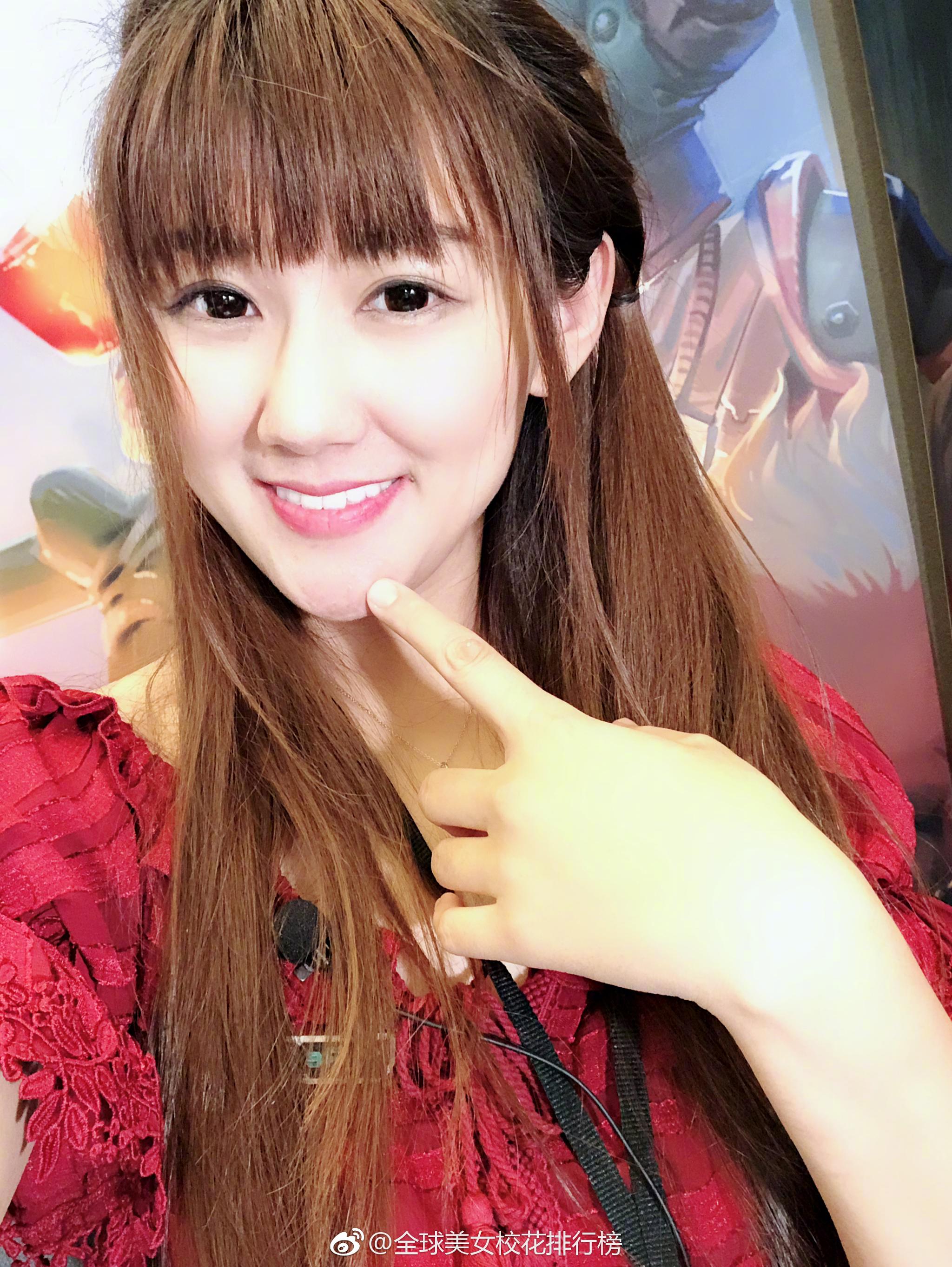 小苍cany 还记得那个人美心善的小苍老师嘛,今天是她的生日,让我靡换